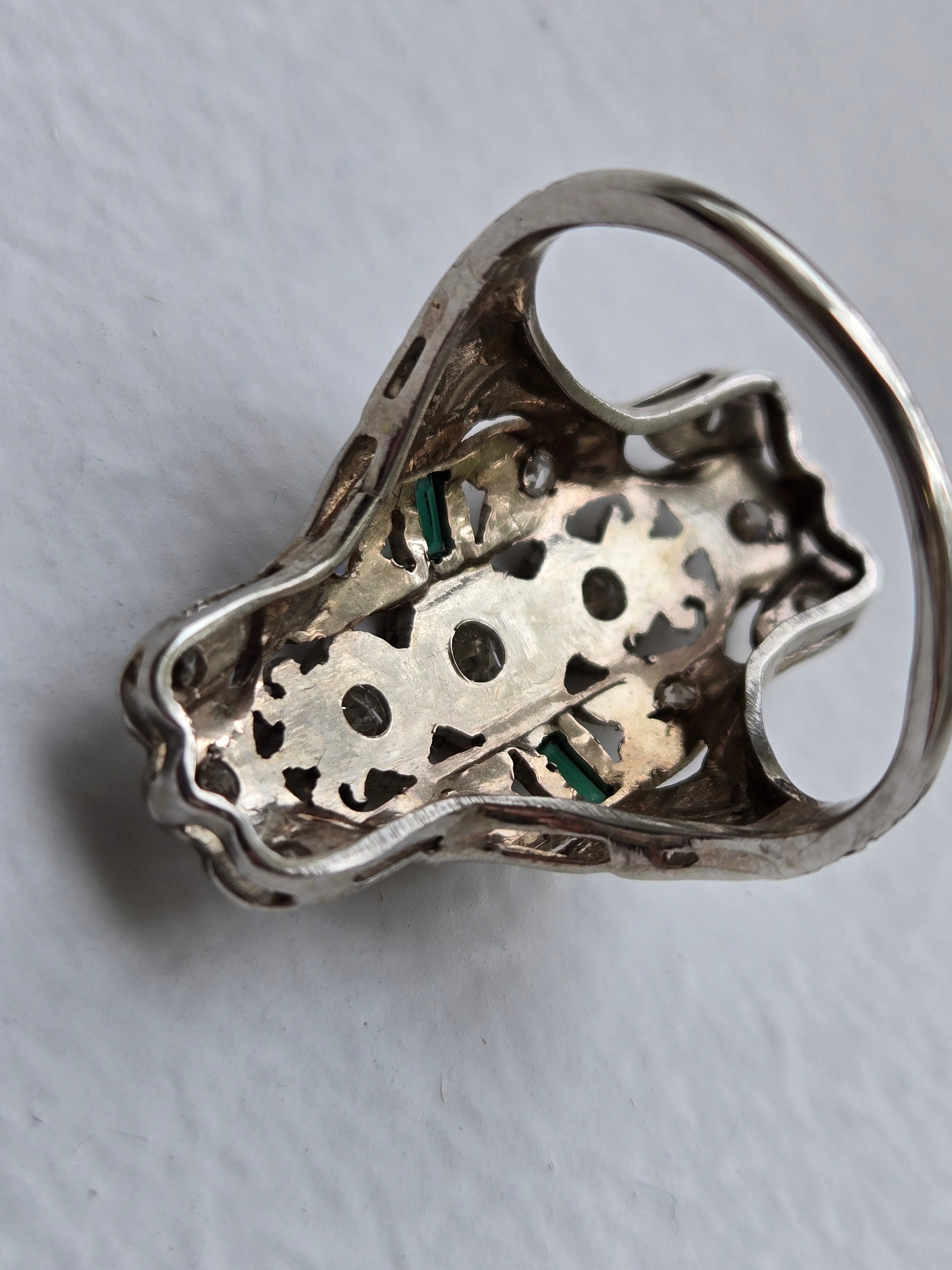 Antique Art Deco Diamond & Emerald Filigree Ring | 14K White Gold | Size 5