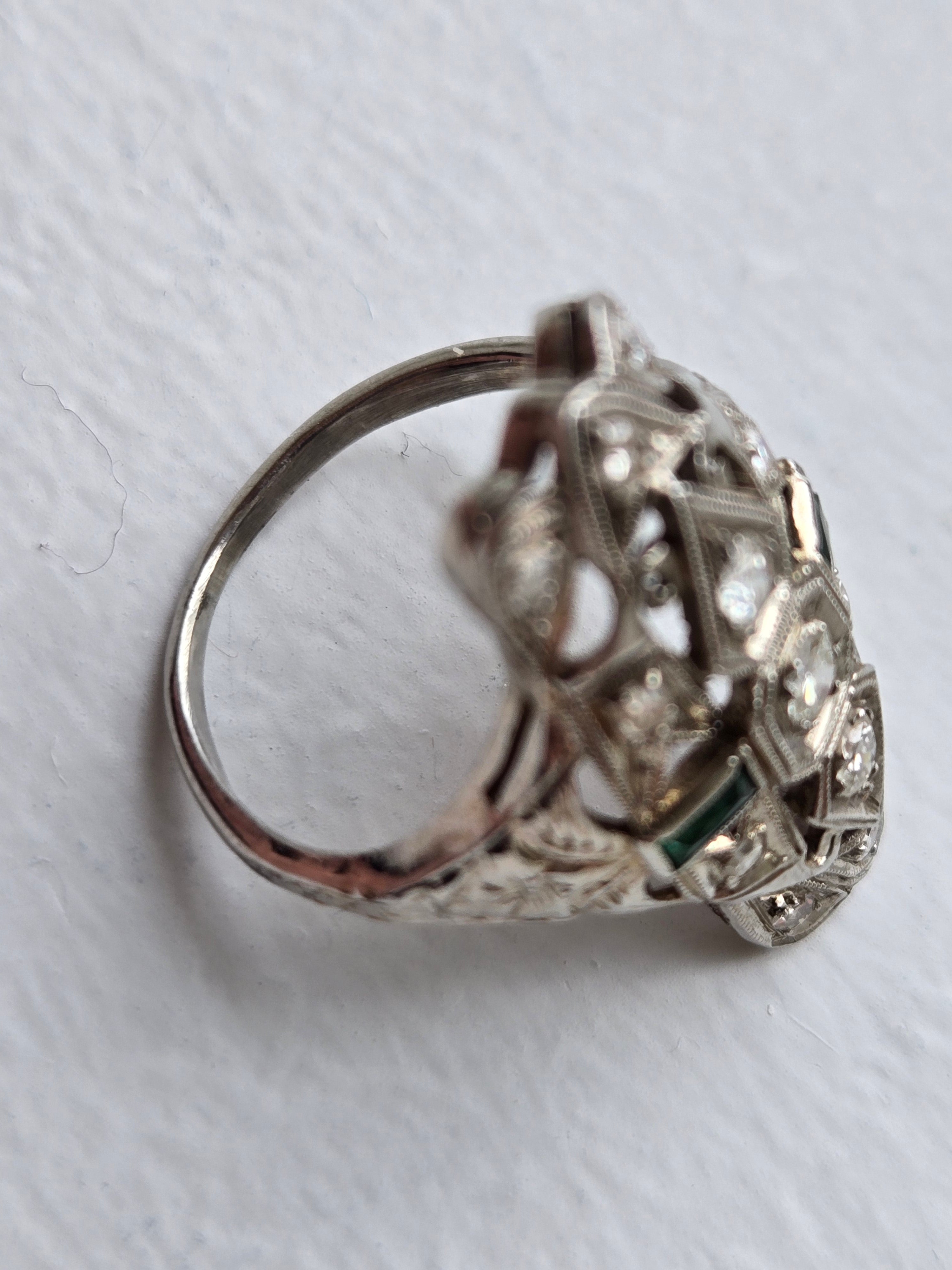 Antique Art Deco Diamond & Emerald Filigree Ring | 14K White Gold | Size 5
