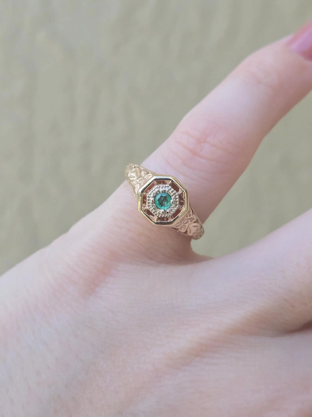 Vintage 10K Gold Filigree Ring | Natural Hexagon Emerald | Estate Ring Size 4.75