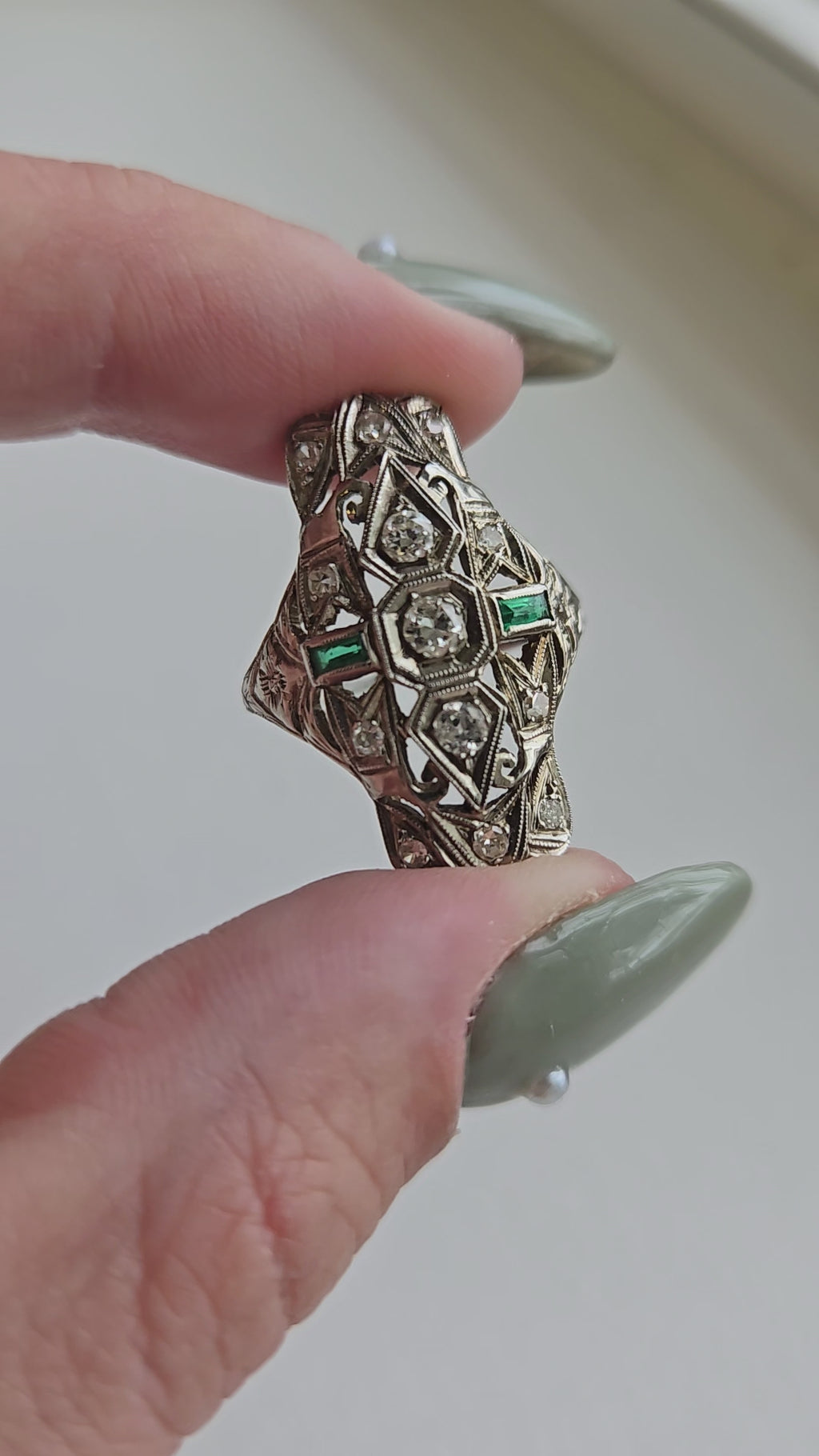 Antique Art Deco Diamond & Emerald Filigree Ring | 14K White Gold | Size 5